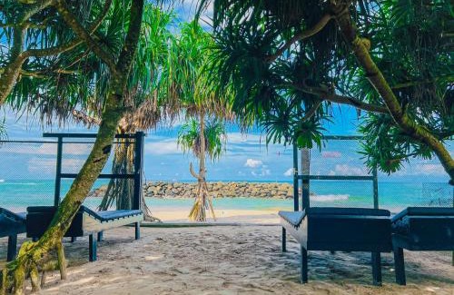 Hikkaduwa Villa | Sea Shell Villa Hikkaduwa 2 Separate Cabanas Ocean Front Villa