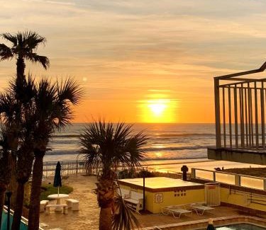 East Daytona Hotel | Sea Shells Beach Club