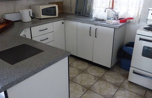 Margate Beach House | Sea Spray - Beautiful private Unit with view