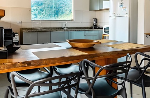 Tesouro da Colina Condo | Sea view and comfort in Ilhabela