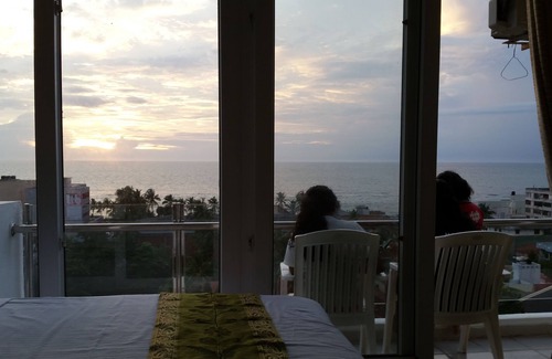 Wellawatta South Apartment | Sea View at Colombo Apartment (Located facing Sea front at Heart of Colombo)