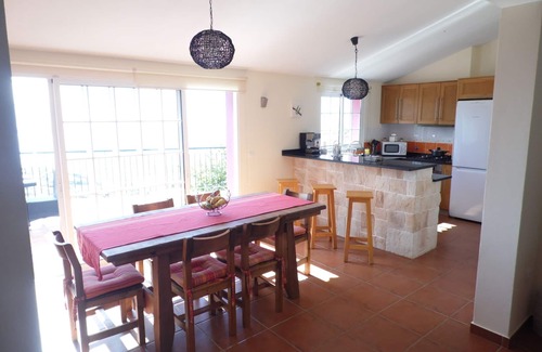 Estreito da Calheta House | sea view everywhere in the house