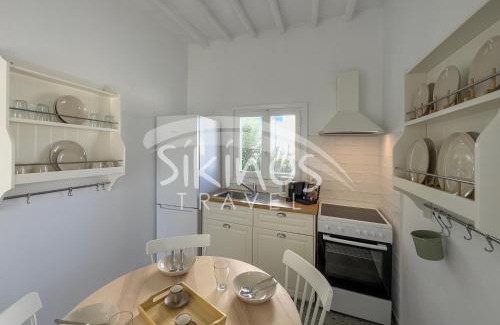 Karavostasis House | Sea View Family House