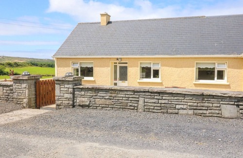 Magherareagh House | SEA VIEW HIDEAWAY, family friendly in Lahinch, County Clare