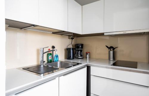 Hietalahti Apartment | Sea View Studio, Tram nearby, Netflix, Kamppi