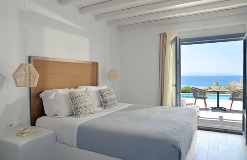Stelida House | Sea View Suite with Jet Tub Pool | Mythology Naxos