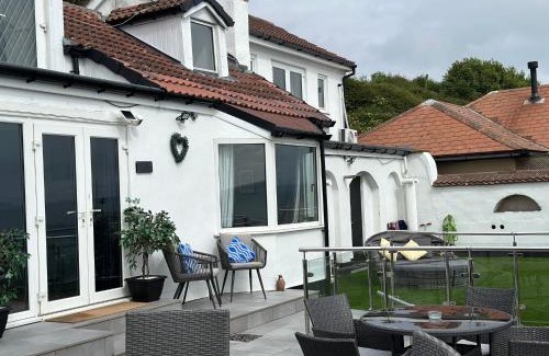Filey House | Sea View Villa V-Dubz, Filey