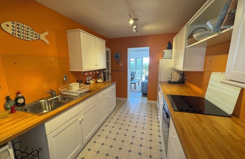 Seaview Apartment | Sea views at Quay Rocks