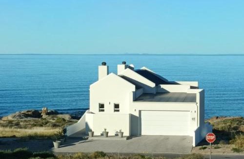 St. Helena Bay House | Sea Views Beach Cottage