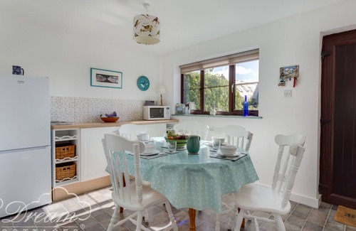 West Bexington Cottage | SEA VIEWS, pet friendly, country holiday cottage in West Bexington