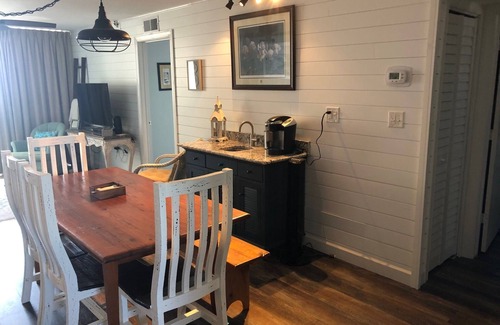 Ash Condo | Sea Winds 207 Ocean Front Charm