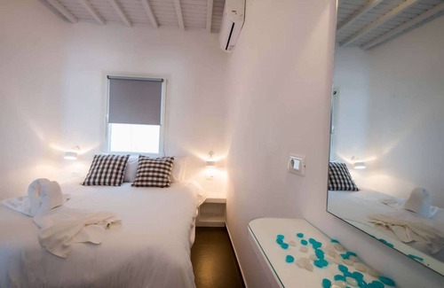 Mykonos Hotel | “SeaBlue Venice” House 3