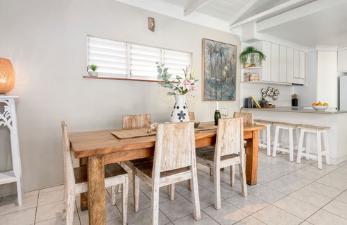 Port Douglas House | Seabrook Beach House & Cottage