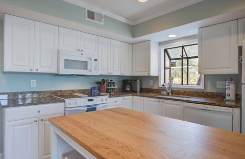 Charleston County Villa | Seabrook Exclusives | 706 Spinnaker Beach