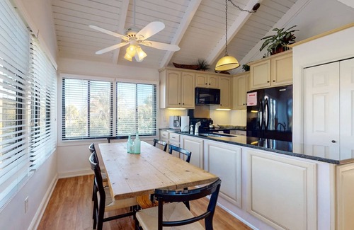 Sealoft Villas Villa | Seabrook Exclusives | 911 Sealoft