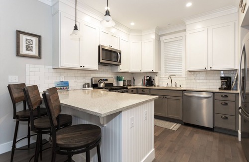 Seabrook House | Seabrook's Beach Bum: Dog Friendly!