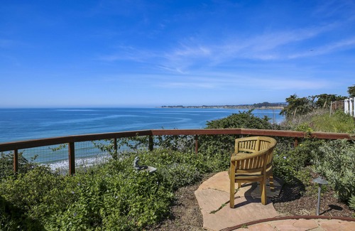 Aptos House | Seacliff Rose on Bluff: Oceanfront Retreat, Panoramic Views, Pet-Friendly