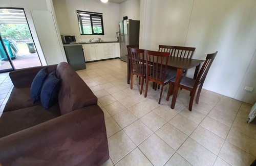 Dundee Beach House | SEACLUDED-HOLIDAY HOUSE close to the beach