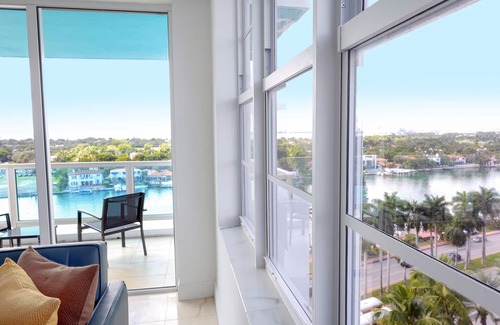 Mid Beach Apartment | Seacoast Suites on Miami Beach