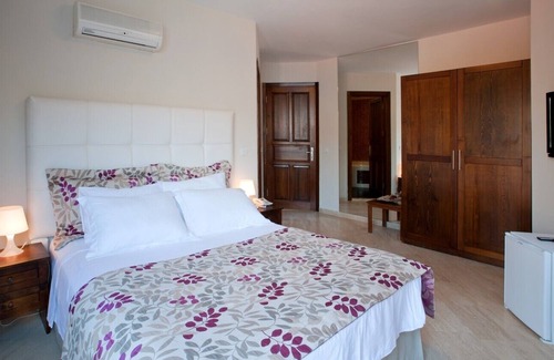 Kas Villa | Seafront Villa with own beach platforms and pool on the Peninsula.