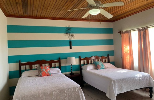 Antoneys Cay Hotel | Seagrape Plantation Resort