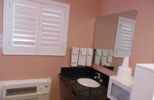 Seaside Hotel | Sealamp Inn