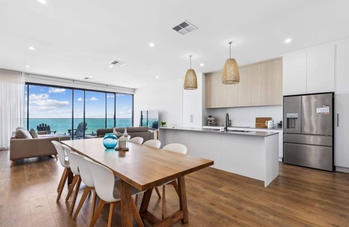 Hayborough House | Seamist On Seagull, Expansive Views