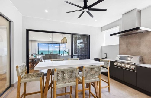 Hayborough House | Seamist On Seagull, Expansive Views