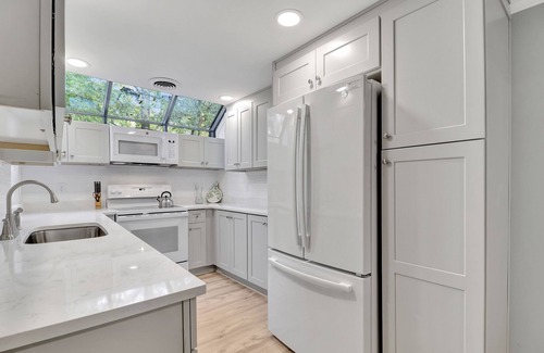 Sea Pines Villa | SeaPines, Completely Renovated, Spacious, Pet Friendly, Two bicycles included