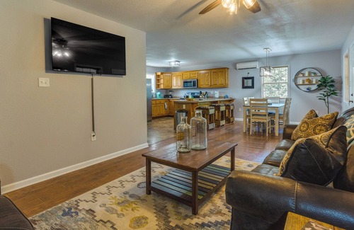 Searcy Cabin | Searcy Vacation Rental w/Deck & Water Views!