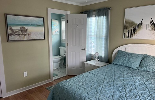 Garden City Cottage | Seas The Waves