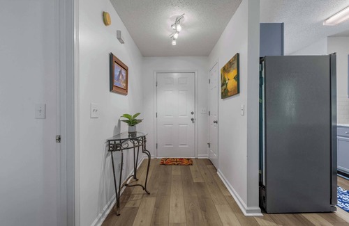 Surfside Beach Apartment | "Seashell Hideaway" - 7mi to the Ocean Waves