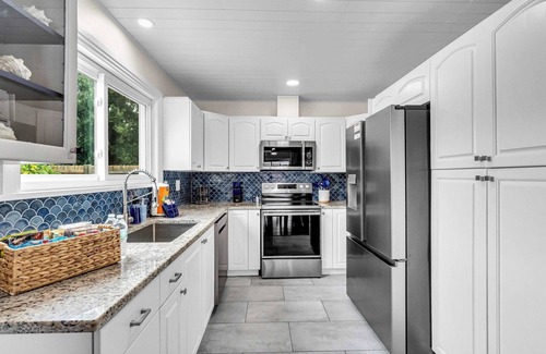 Whitfield House | Seashells & Sunshine – Pool, Games, AMI Beaches