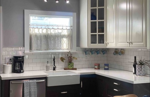 Seaside House | Seaside Boho Bungalow close to beaches, bike trails, Laguna Seca, Pebble Beach.