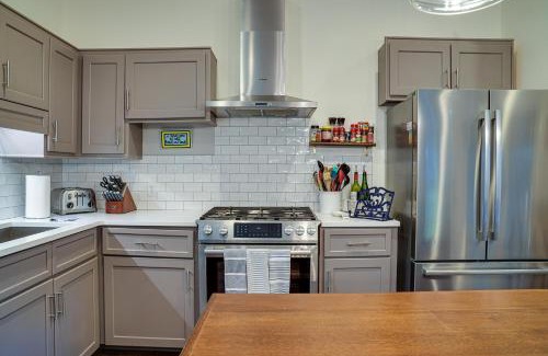 Isle of Palms House | Seaside Cottage 81 - Pristine Grand Pavilion Home Pool Pass