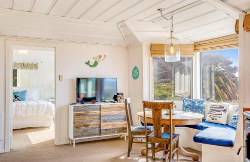 Salmon Creek House | Seaside Cottage