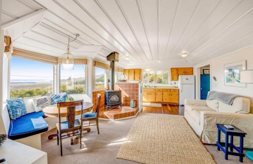 Salmon Creek House | Seaside Cottage