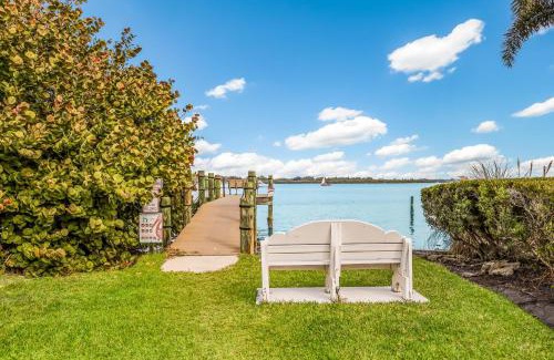 Bradenton Beach House | Seaside Manor