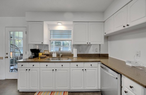 Dolphin's Cove House | Seaside Paradise - Pool Hottub Game Room