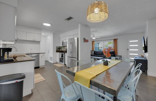 Dolphin's Cove House | Seaside Paradise - Pool Hottub Game Room