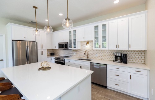 Sunset Beach House | "Seaside Serenity: Stunning Beach House Retreat"