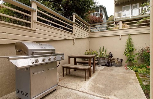 Marine Terrace House | Seaside Serenity ~ 3 KING, 2 Queen, Walk 2 Blocks 2 Ocean & Tide Pools!