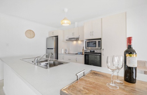 Encounter Bay House | Seaview at the Bay - Wi-Fi and Linen Included