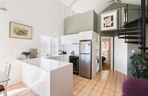 Peppermint Grove Beach House | Seaview Town House by Peppy Beach Retreats® (6 Adults), Town House