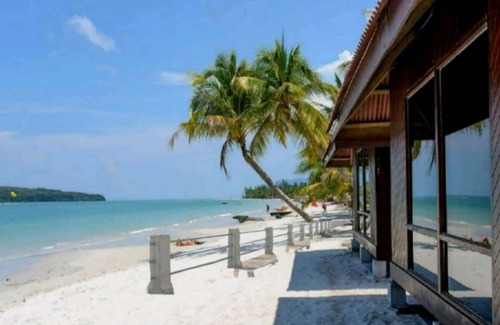 Lubok Buaya Cottage | Seaview Chalet #5 Beachfront Cenang Beach Langkawi