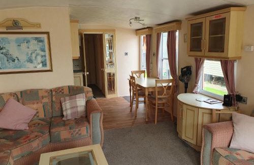 Ingoldmells Resort | Seaview Debonair Super 6 Berth Blow Heated