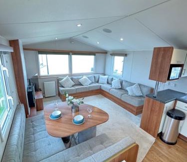 Swalecliffe House | Seaview Holiday Rentals - Rear Park