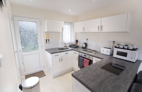 Seaview Cottage | Seaview Holidays - Salterns Village
