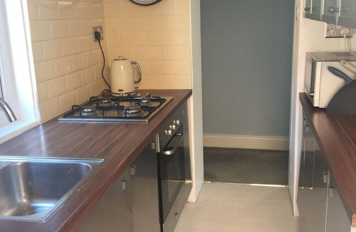 Tynemouth Apartment | Seaview Tynemouth Apartment and Parking. Pet friendly!