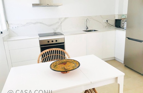 Conil de la Frontera City Center House | Seaviews and private Terrace near to the beach - townhouse Sarina with aircondition and garage parking, with wifi internet